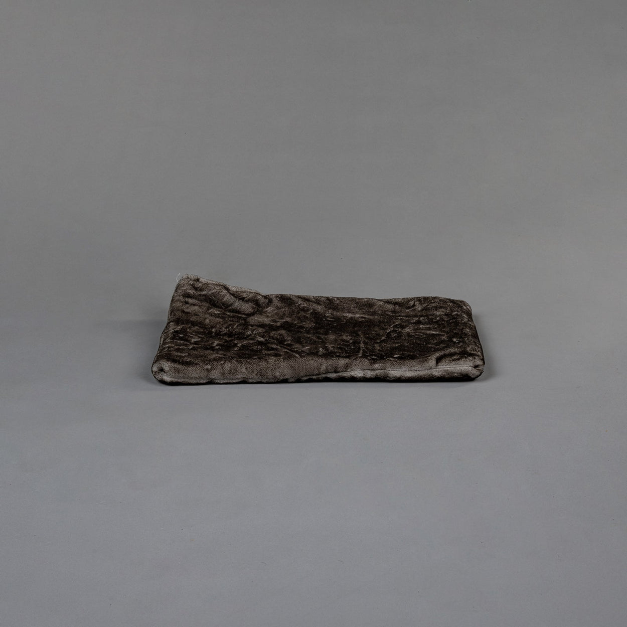 Playhouse Taupe, Corner Coon 55 x 35 x 25 cm (incl. cushion)